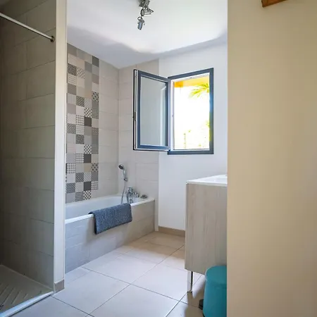 Maison Bassin D'arcachon - - Proche Et Commerces, 3 Chambres, 8 Personnes, Climatisation Ares
